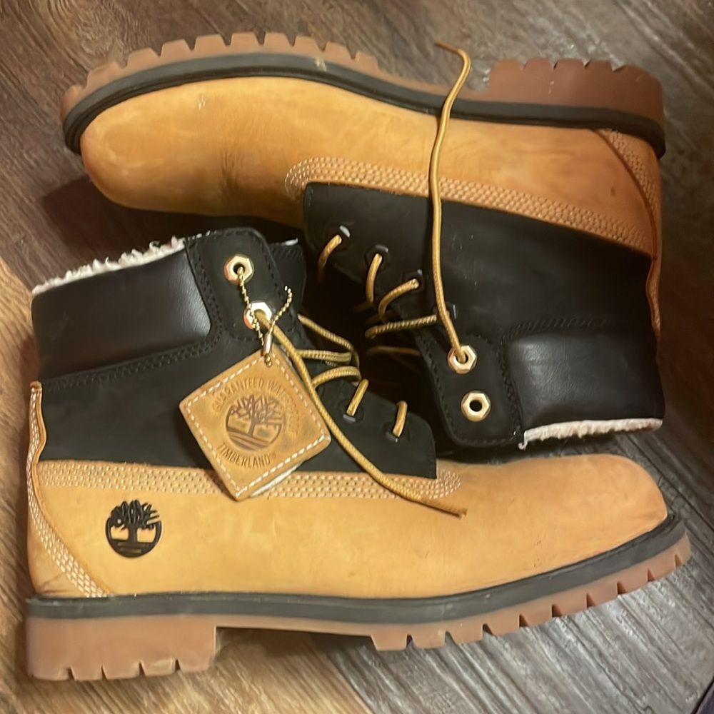TIMBERLANDS WORN 1 TIME FOR GRADUATION ( STILL IN GOOD CONDITION ) .